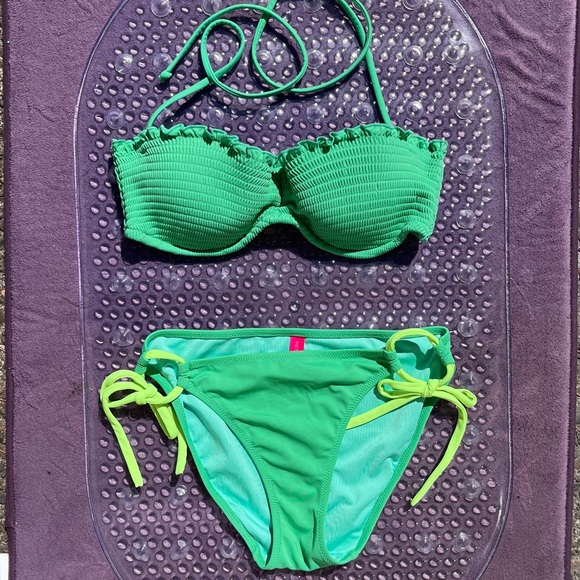 Victoria’s Secret bikini S/32C - Picture 6 of 6